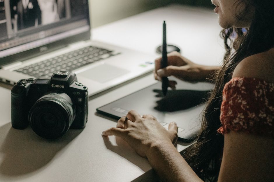 Retouche photo en studio, post-production professionnelle